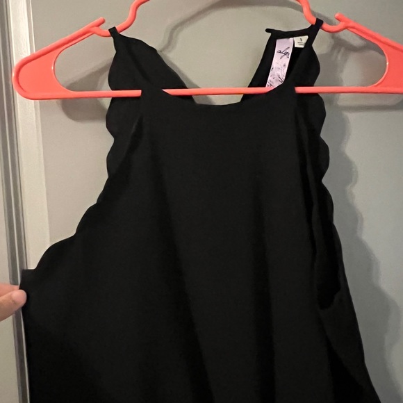 Scalloped Tank - Picture 3 of 3